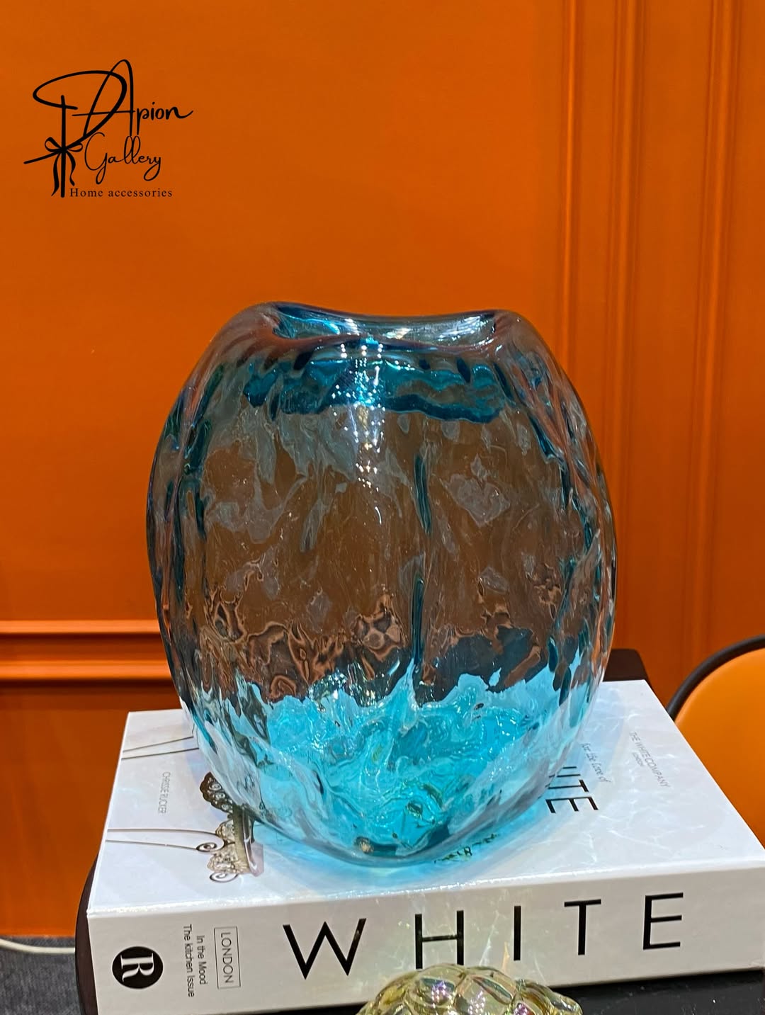 گلدان دفرمه سه‌گوش آبی